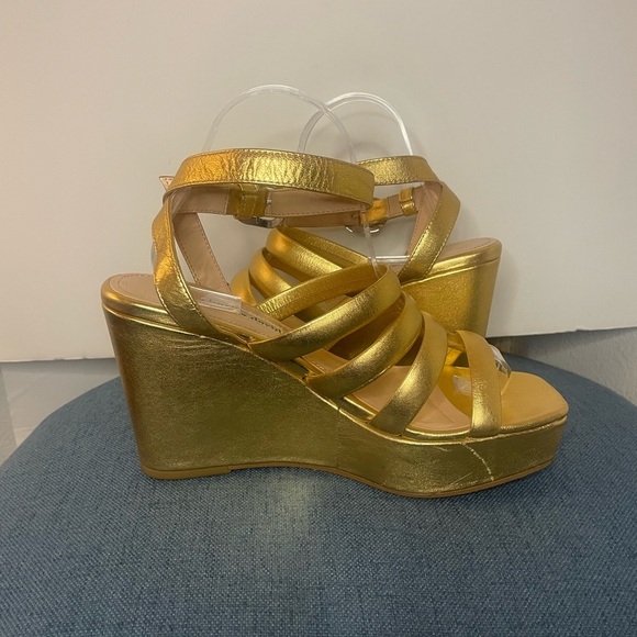Charles David Judy Gold Wedge Sandal size 9 - Picture 9 of 12